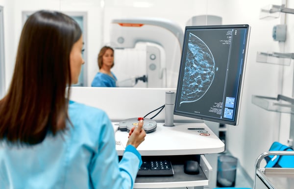 Breast Ultrasound vs Mammogram_Understanding Their Roles in Breast Cancer Screening_2