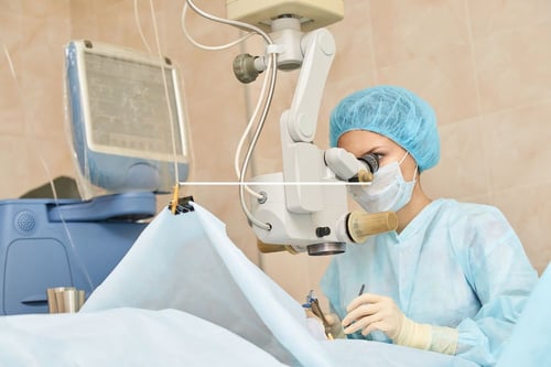 Lasik and refractive surgery in dubai-1