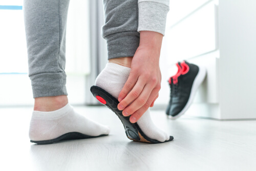 What are healthy shoes and how does it affect our feet