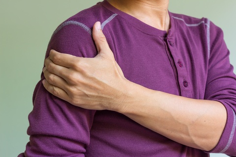 6 common causes of shoulder pain